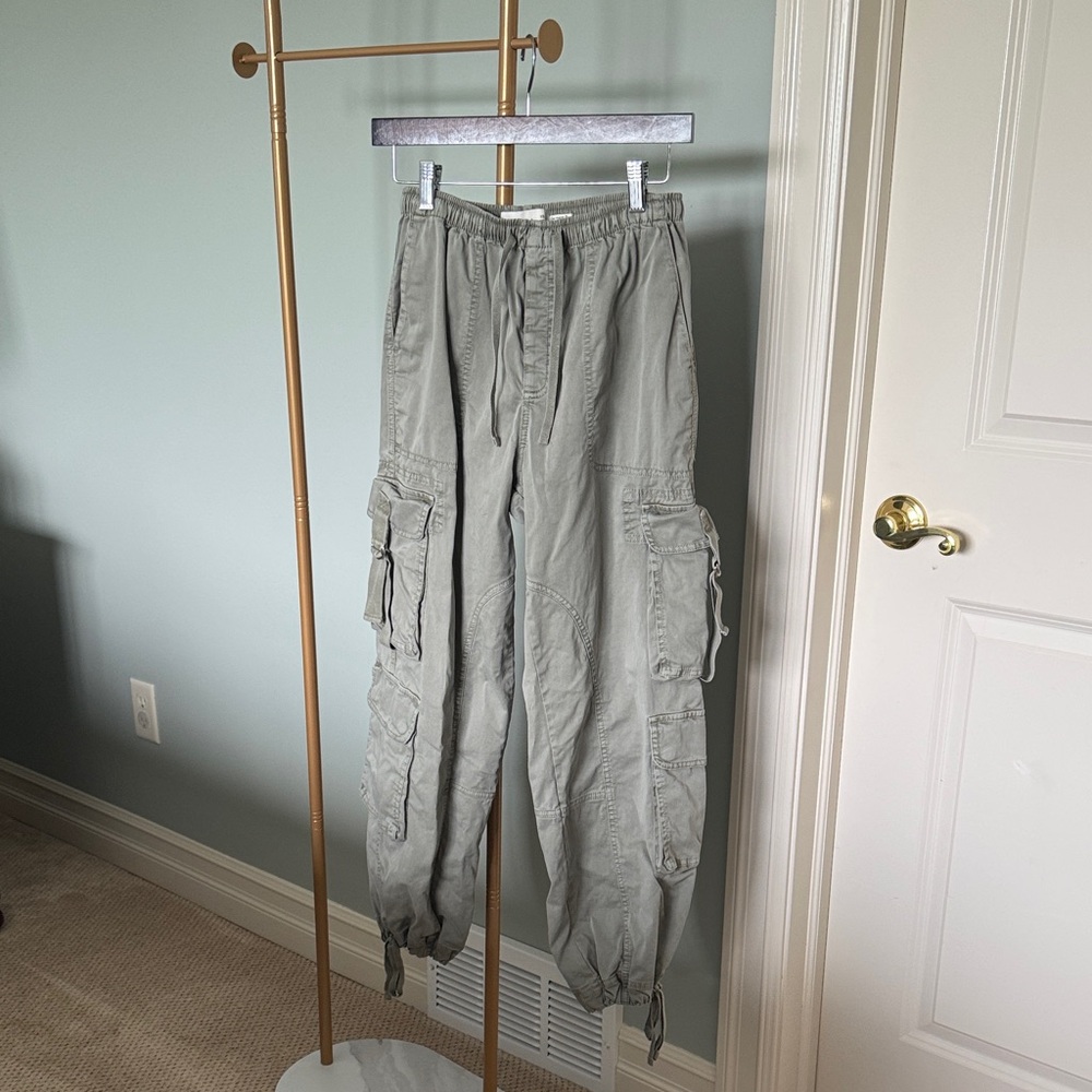 Abercrombie & Fitch Women's Olive Green Cargo Pants